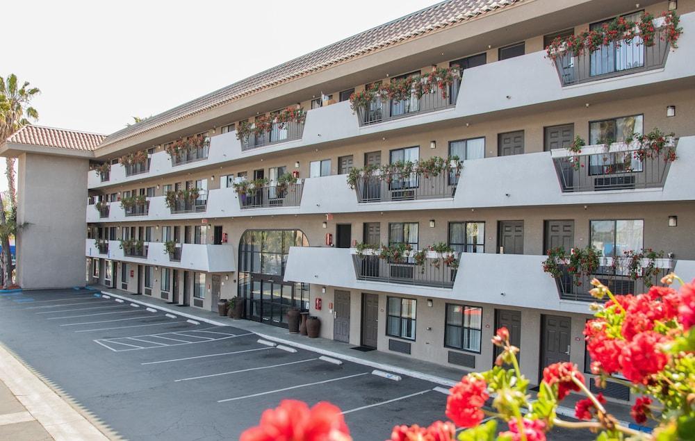 Ramada By Wyndham Oceanside Hotel Exterior foto